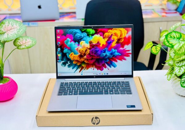 HP ZBook Firefly 14” G11 Workstation Intel Core Ultra 5 14th Generation 16GB DDR5- RAM 512 GB PCIe® NVMe™ SSD