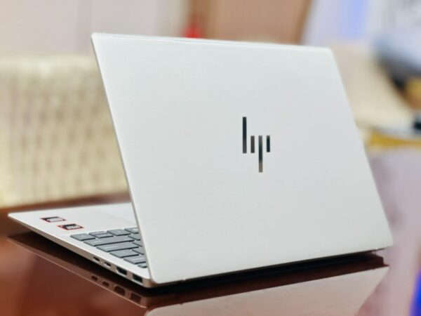 HP Pavilion Aero 13 Ryzen 5 8000 Series 16GB DDR5 6400MHz Ram 512GB SSD FHD (1920 x 1200) Display Laptop