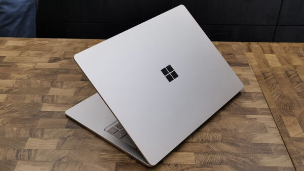 Microsoft Surface Laptop 3 Core™ i7 10th Gen 16GB RAM 512GB SSD 15 inch 2.2k Display Laptop