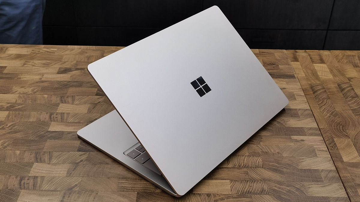 LLLL Microsoft Surface Laptop 3 Core™ i7 10th Gen 16GB RAM 512GB SSD 15 inch 2.2k Display Laptop - Image 1
